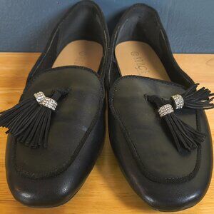 Rogue Women’s Black Loafers | Size 8.5 | Classic Slip-On Comfort